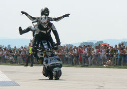 STUNT RIDING SHOW 