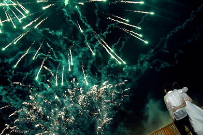 OHŇOSTROJE NA MÍRU - III.