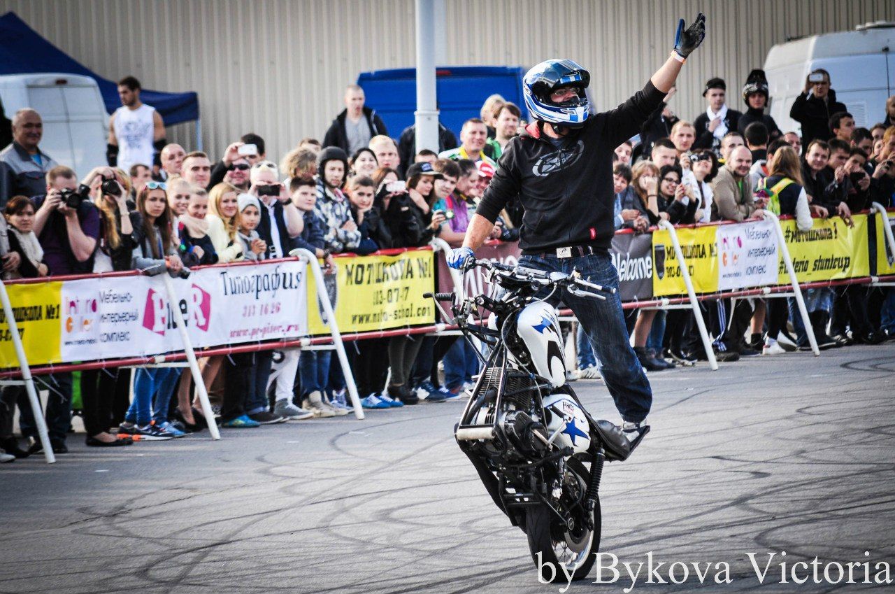 STUNT RIDING - KASKADÉRSKÉ JEŽDĚNÍ NA MOTORCE