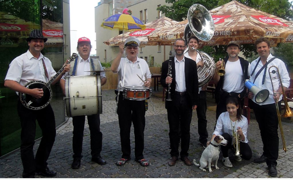 J.J.Brass Band                                                                                        