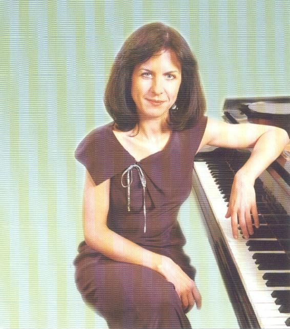 KÜRSTENOVÁ Barbara - - klavír, cembalo