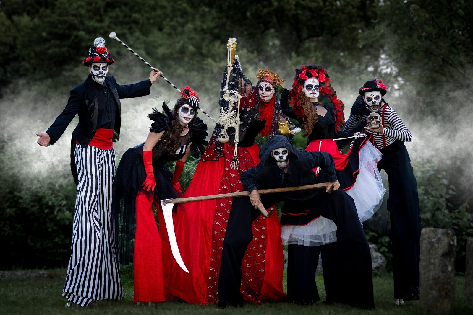 Santa Muerte - Kráčející Smrt v barvách života